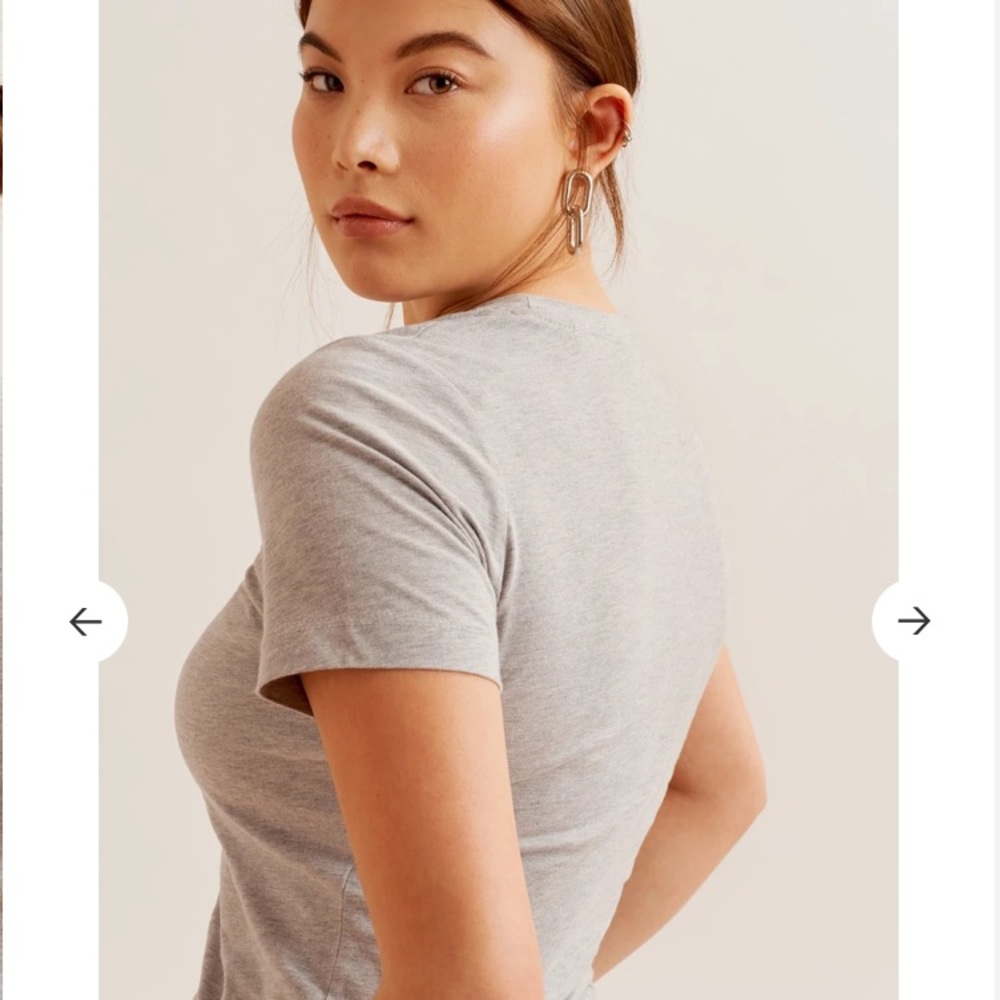 2 Kotn crew neck tshirts - small